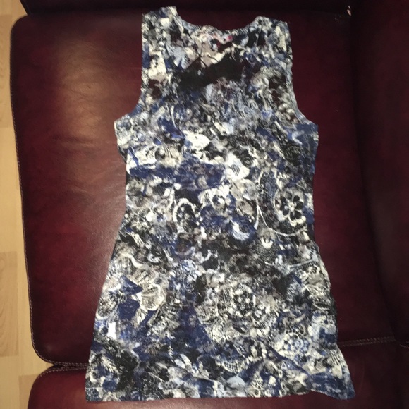 Size M Almost Famous Sheer Lace Tank Blue Wht - Picture 6 of 8